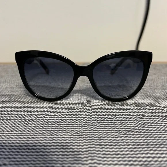 Marc Jacobs sunglasses. Worn several times Emily Ratajkowski & More in March Jacobs Spring 2025 Eyewear  main image 4